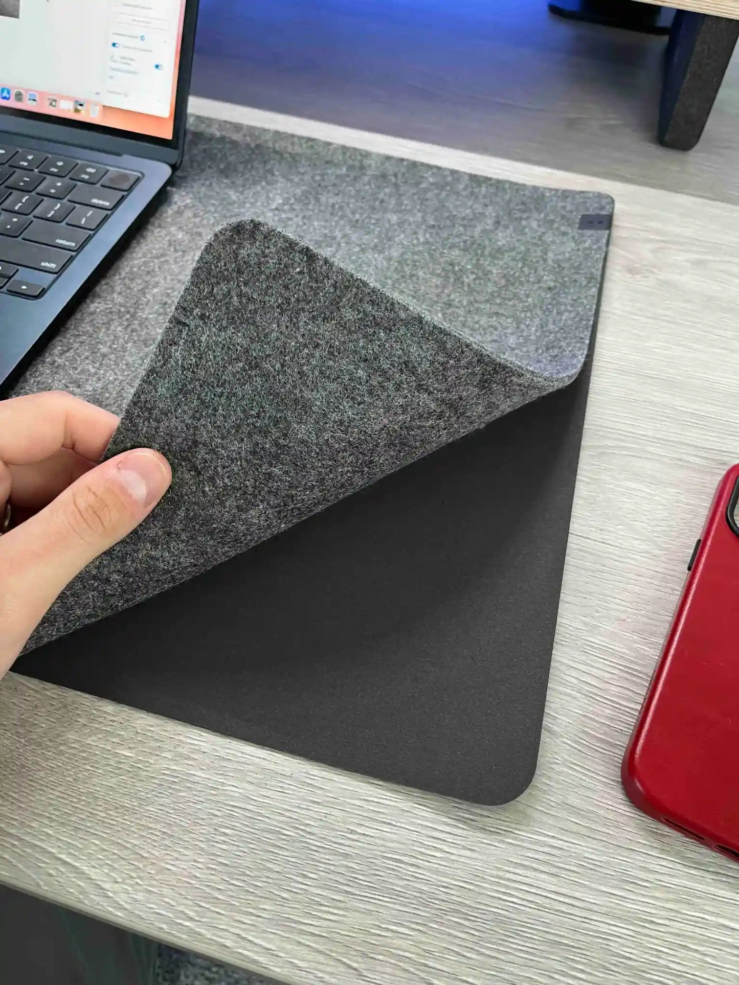 TAPETE CON CARGA INALAMBRICA PARA ESCRITORIO