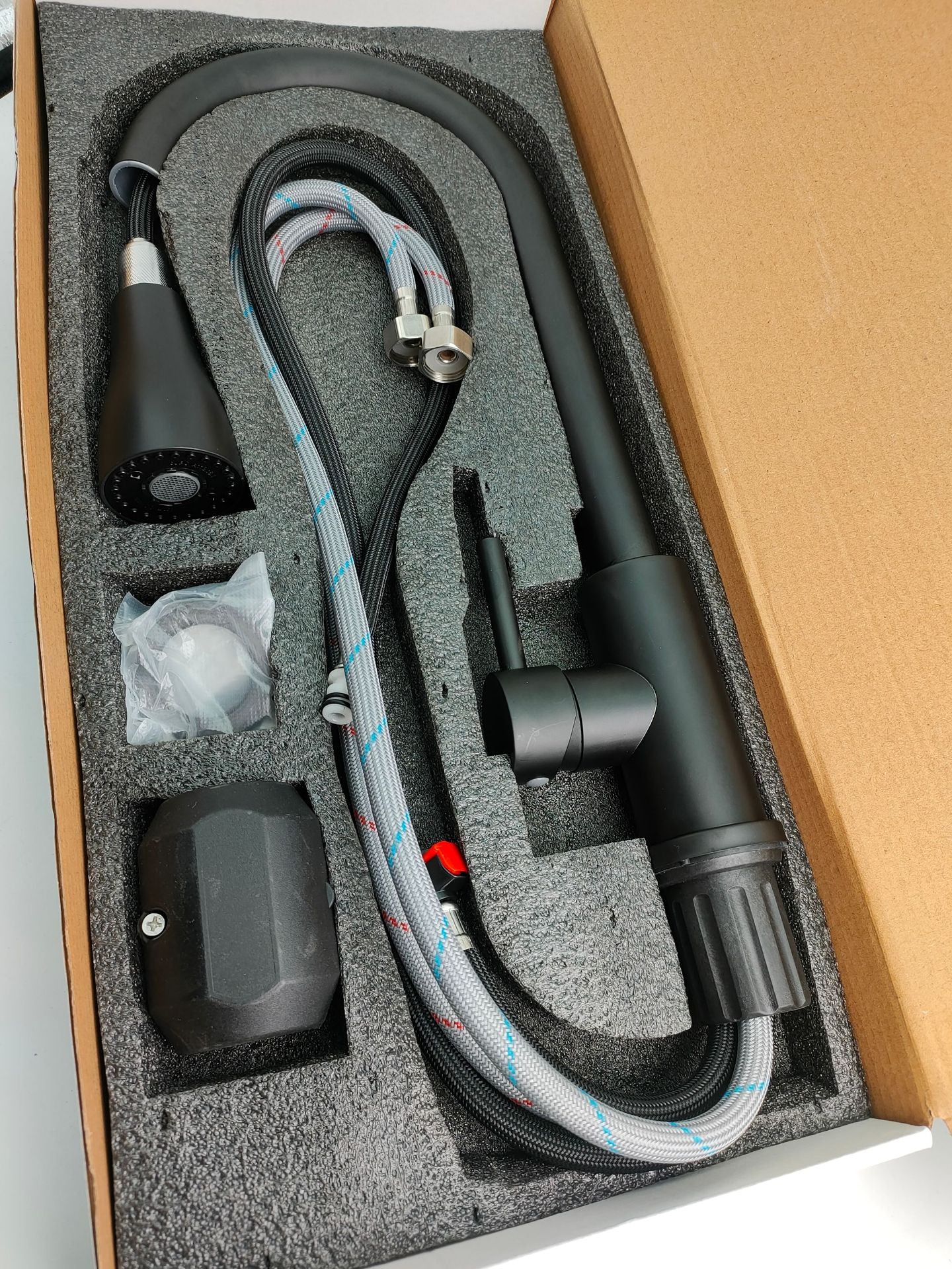 GRIFO DE COCINA CON MARGUERA EXTRAIBLE